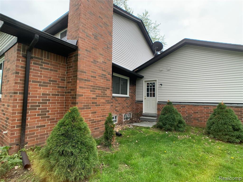 5300 Franklin Ridge Circle West Bloomfield, MI 48322 - Photo 4 of 29