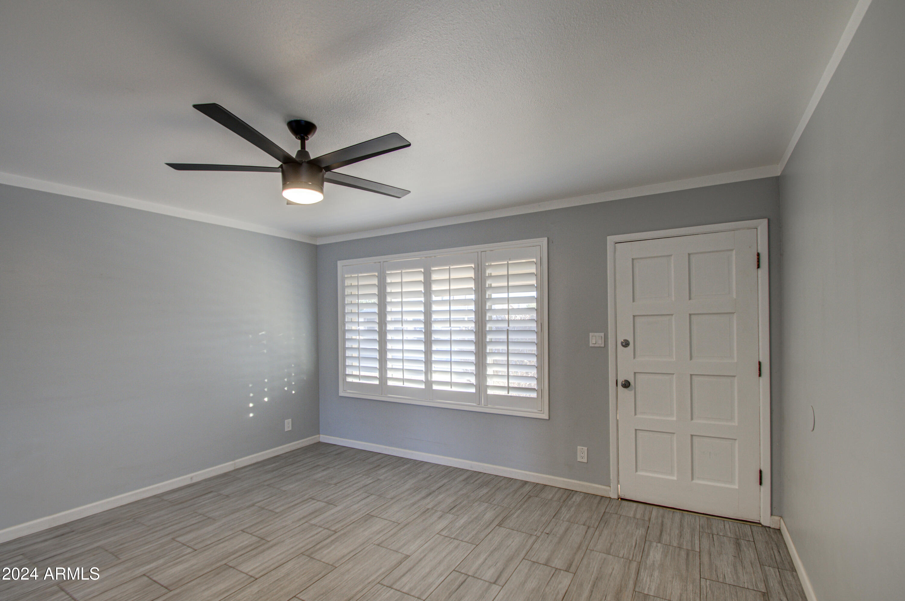 2236 West Wethersfield Road Phoenix, AZ 85029 - Photo 9 of 32 Living Room 4