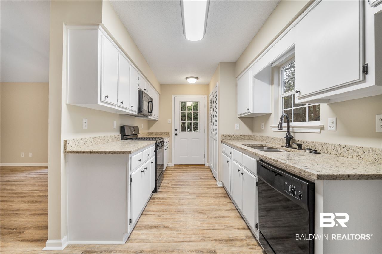 2608 Wagon Wheel Drive Mobile, AL 36695 - Photo 9 of 24