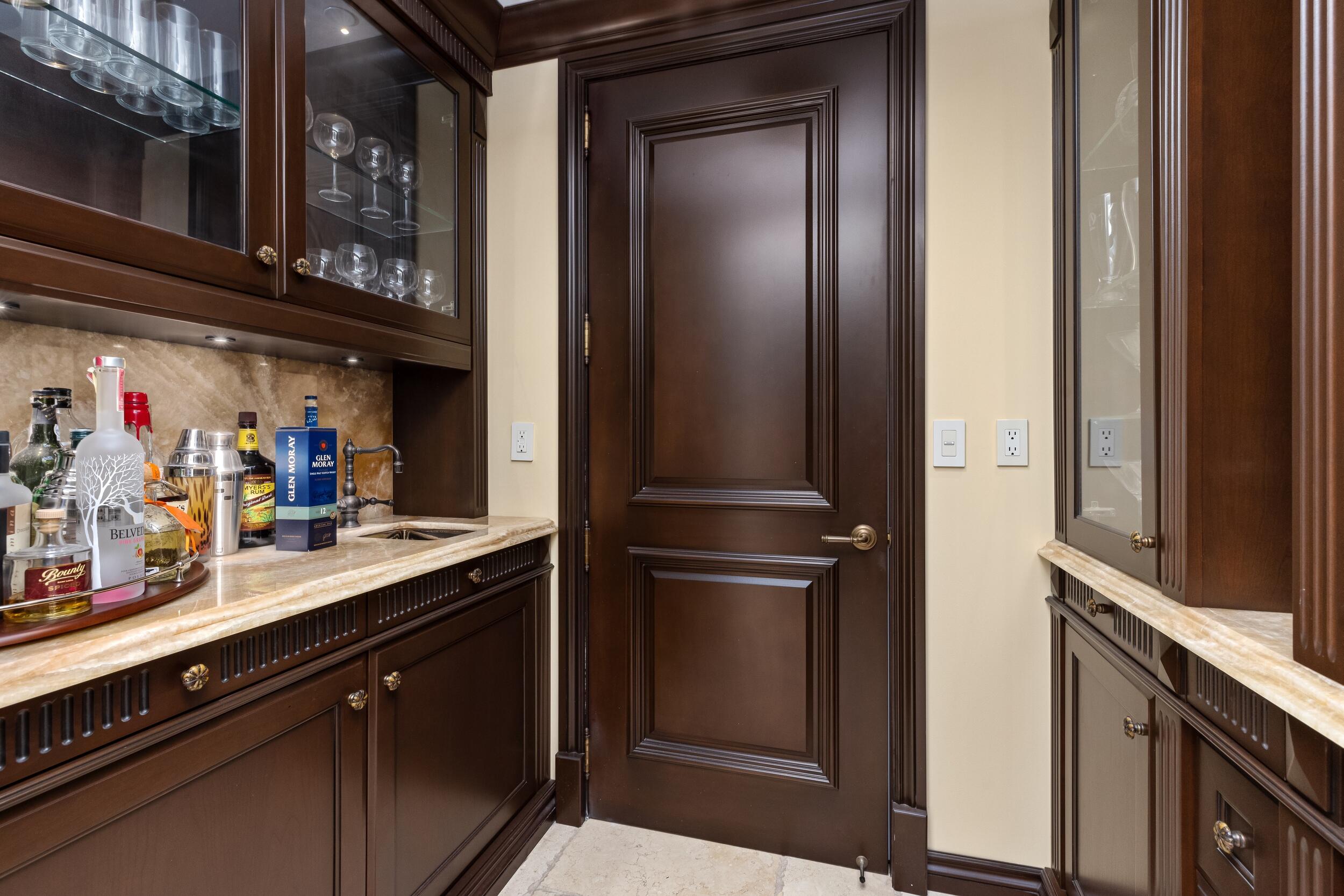 2500 South Ocean Boulevard, Unit PH2 Boca Raton, FL 33432 - Photo 35 of 59 Bar Area