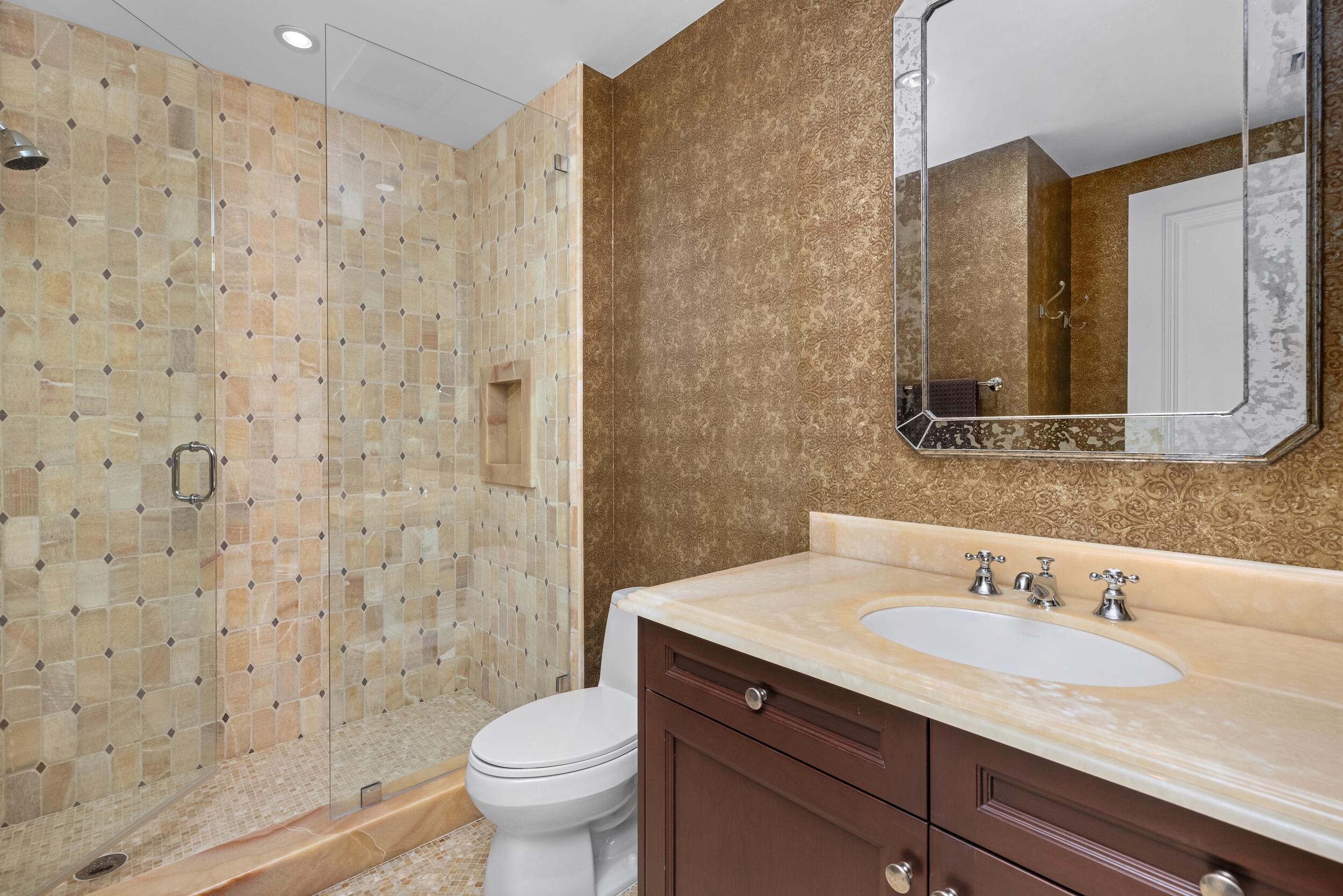 2500 South Ocean Boulevard, Unit PH2 Boca Raton, FL 33432 - Photo 46 of 59 Guest Bath