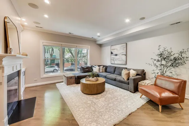 $6,500 | 1533 North Cleveland Avenue, Unit 1S, Chicago, IL 60610