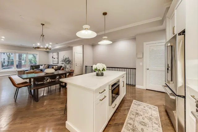 $6,500 | 1533 North Cleveland Avenue, Unit 1S, Chicago, IL 60610