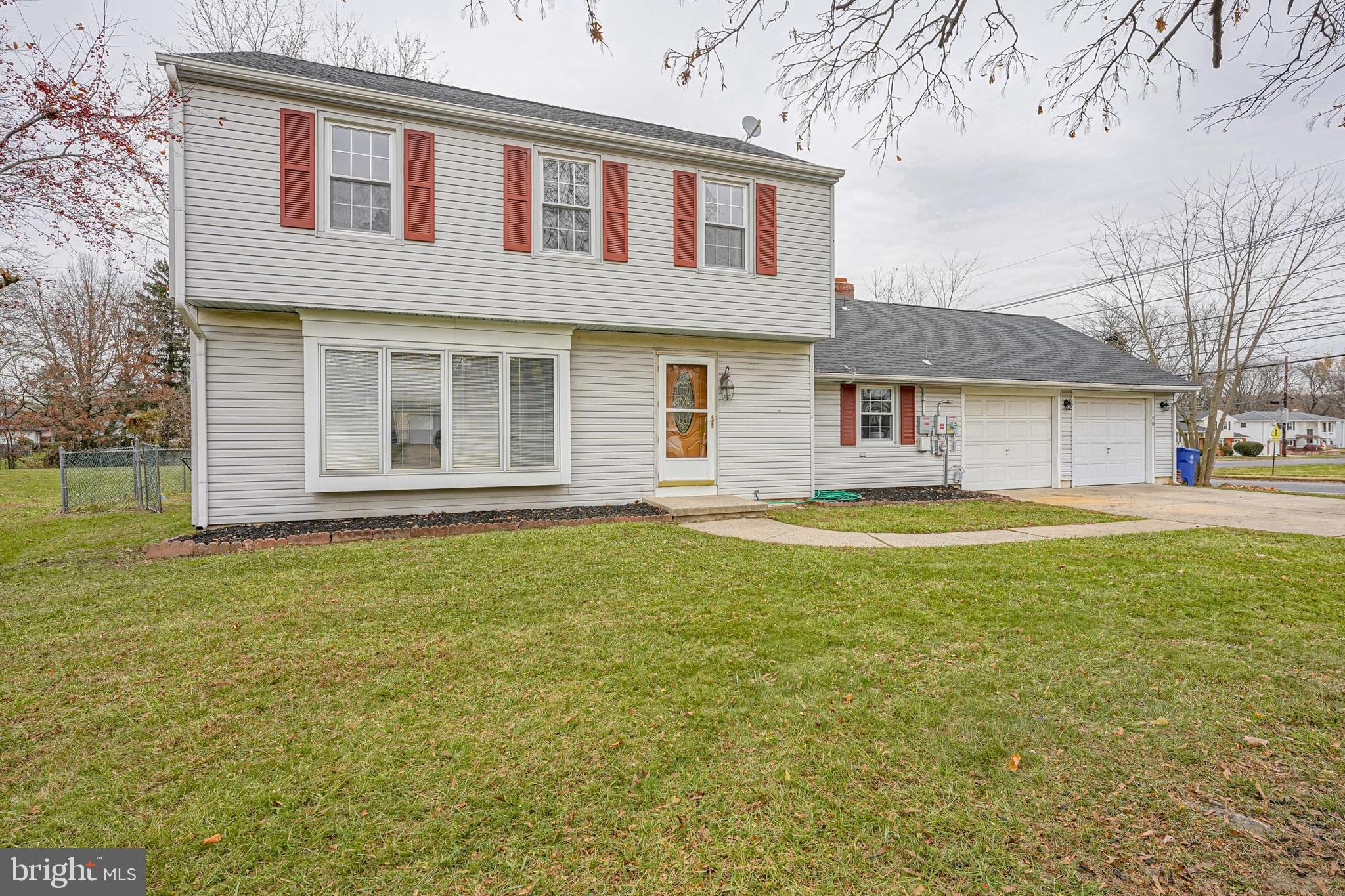 100 Greenbriar Road Delran, NJ 08075 - Photo 2 of 42