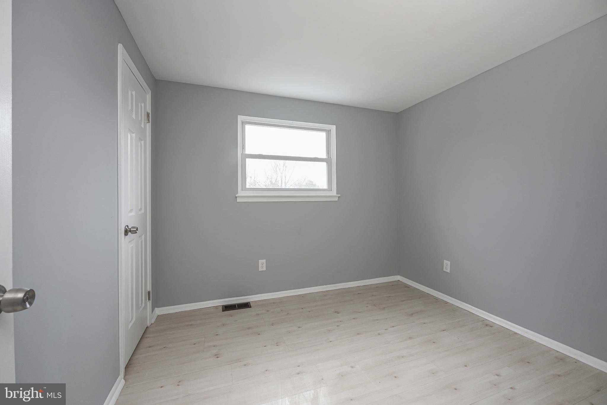 100 Greenbriar Road Delran, NJ 08075 - Photo 23 of 42
