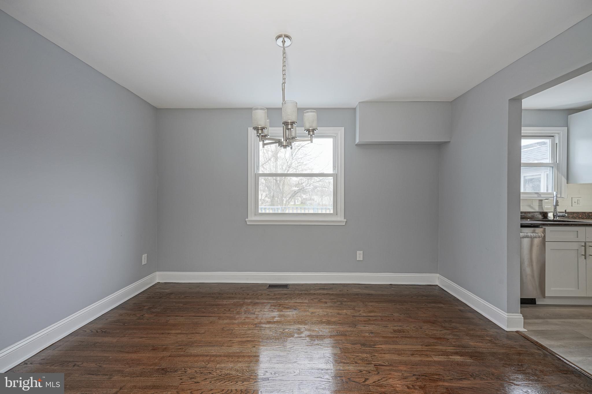 100 Greenbriar Road Delran, NJ 08075 - Photo 8 of 42