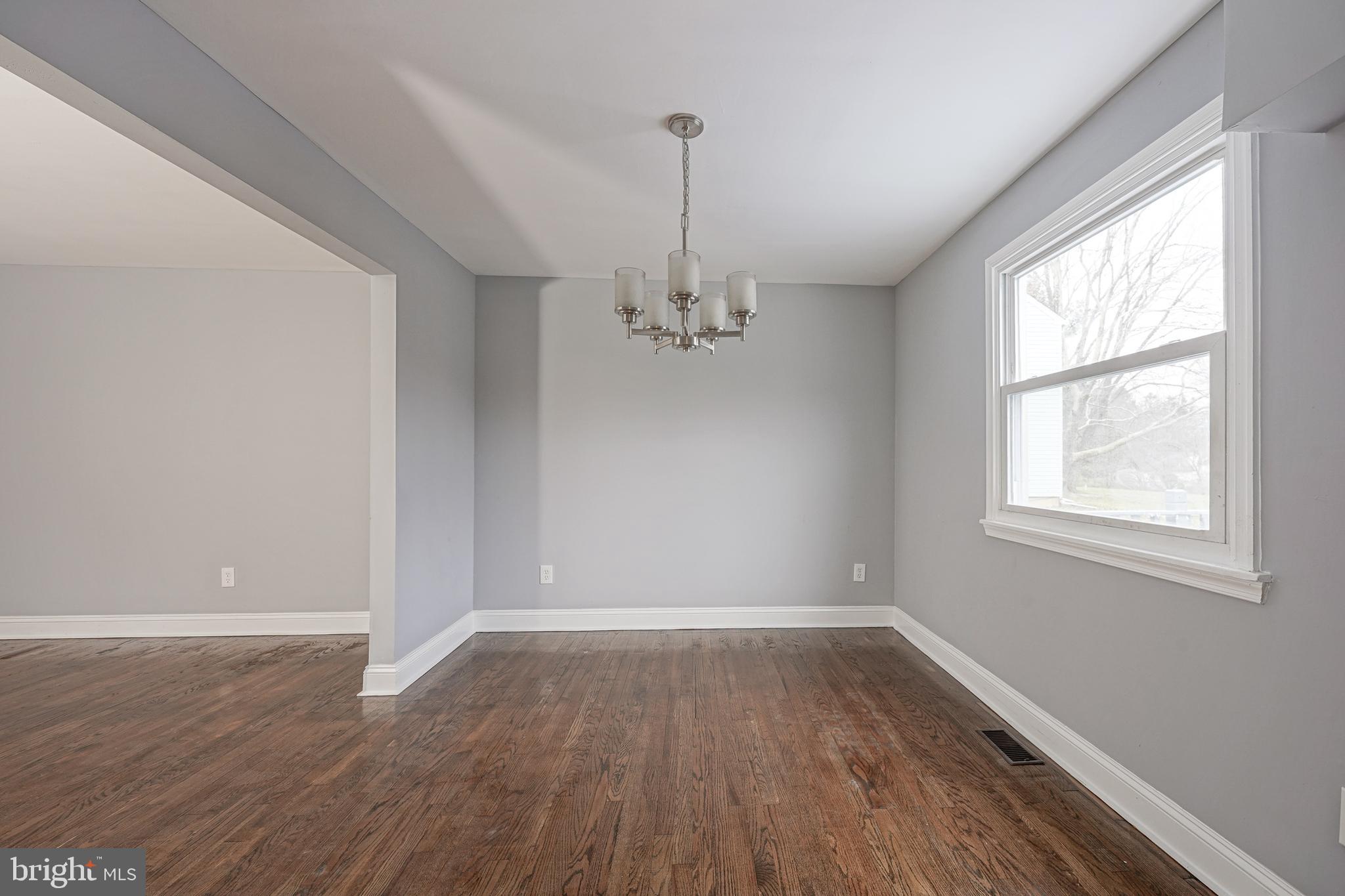 100 Greenbriar Road Delran, NJ 08075 - Photo 9 of 42