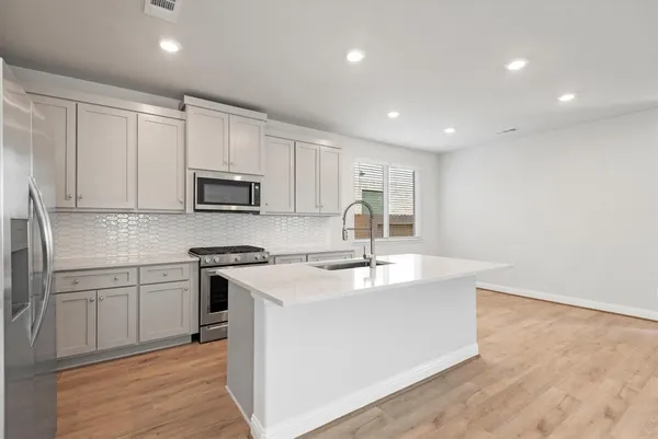 $2,700 | 13155 Hidden Village, Conroe, TX 77302