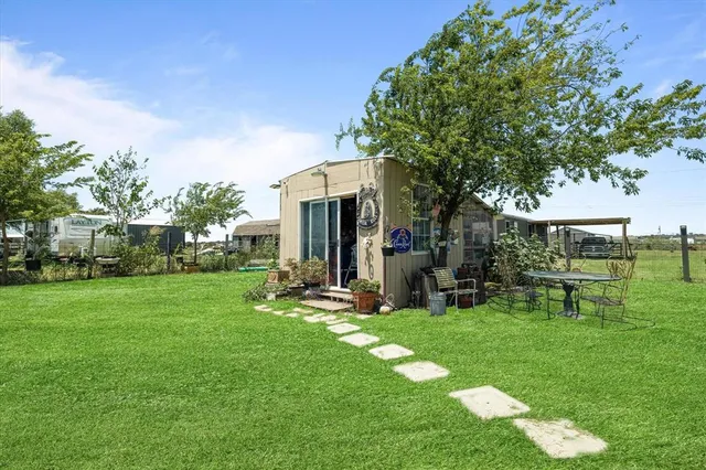 $350,000 | 5909 Black Springs Lane, Joshua, TX 76058