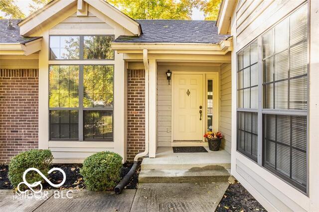 5303 Windridge Drive, Unit 172 Indianapolis, IN 46226 - Photo 3 of 8