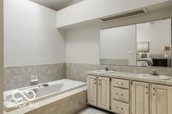 $236,000 | 5303 Windridge Drive, Unit 172, Indianapolis, IN 46226
