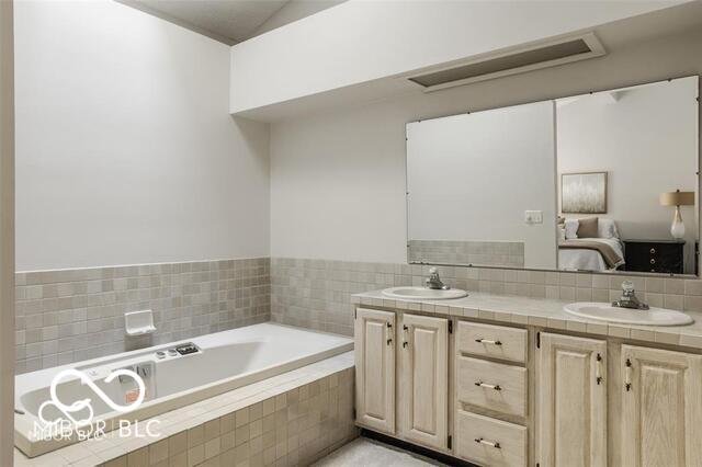 5303 Windridge Drive, Unit 172 Indianapolis, IN 46226 - Photo 6 of 8