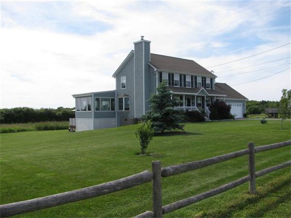 82 Shaws Cove Road Fairhaven, MA 02719 - Photo 2 of 27 Gallery Image 2