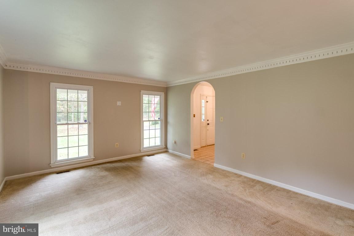 15268 Norman Road Culpeper, VA 22701 - Photo 6 of 30 Living Room