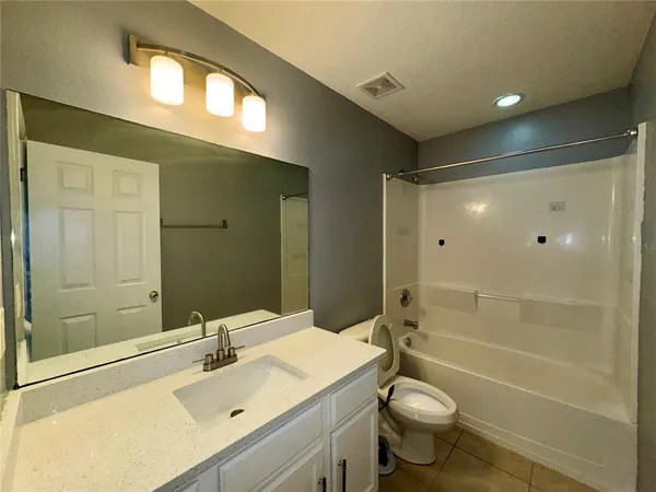 $2,600 | 18403 Fish Loop, Land O Lakes, FL 34638