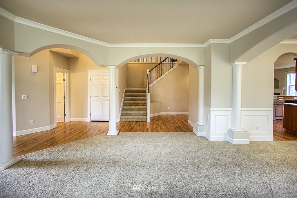6152 Northeast 3rd Court Renton, WA 98059 - Photo 4 of 24