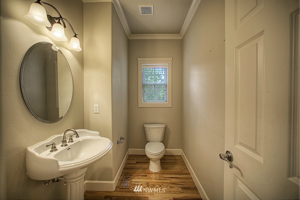 6152 Northeast 3rd Court Renton, WA 98059 - Photo 6 of 24
