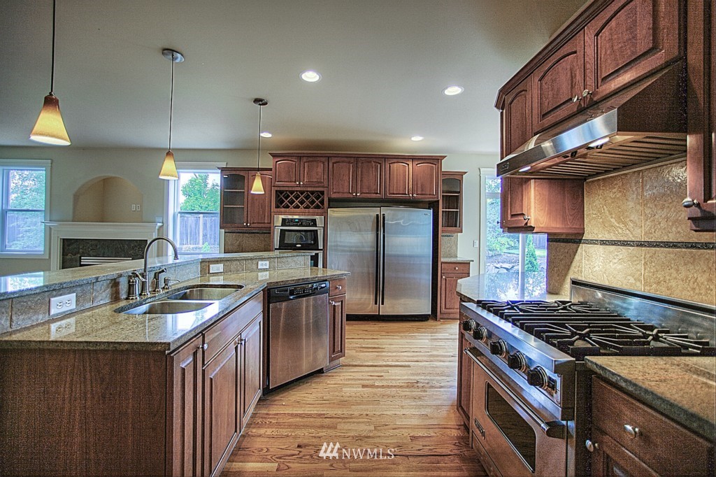 6152 Northeast 3rd Court Renton, WA 98059 - Photo 8 of 24
