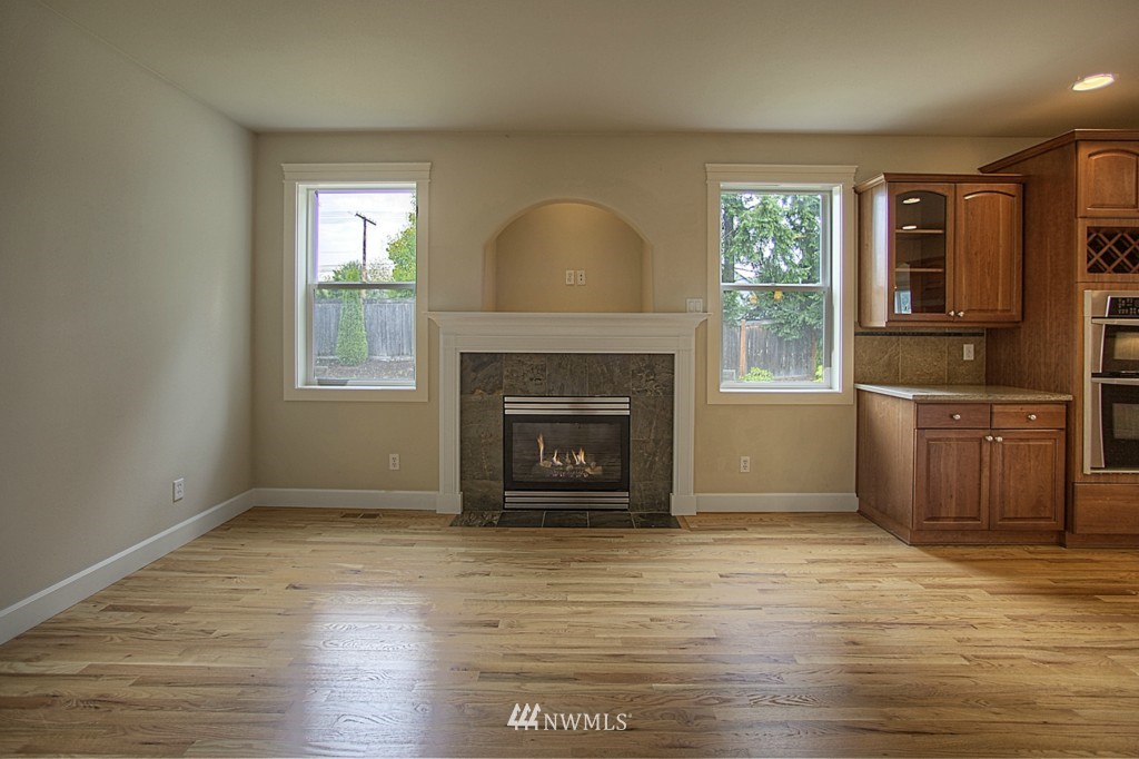 6152 Northeast 3rd Court Renton, WA 98059 - Photo 10 of 24