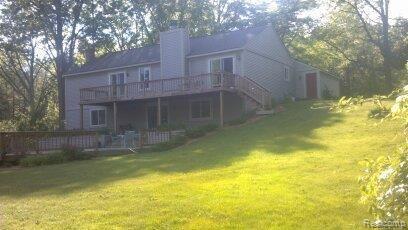 5260 Marvin Road Clarkston, MI 48346 - Photo 3 of 17 Side Yard