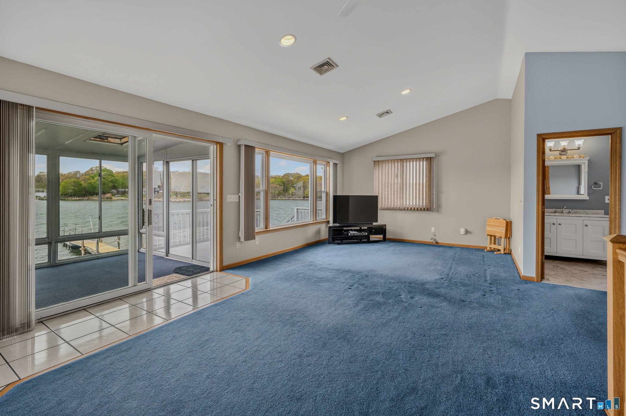 224 Shore Road Waterford, CT 06385 - Photo 18 of 40