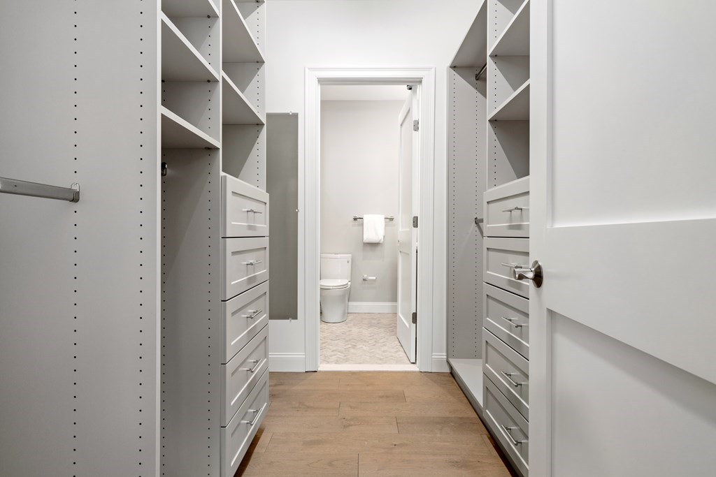54 Pleasant Street, Unit 5 Boston, MA 02125 - Photo 7 of 23 a view of a bathroom