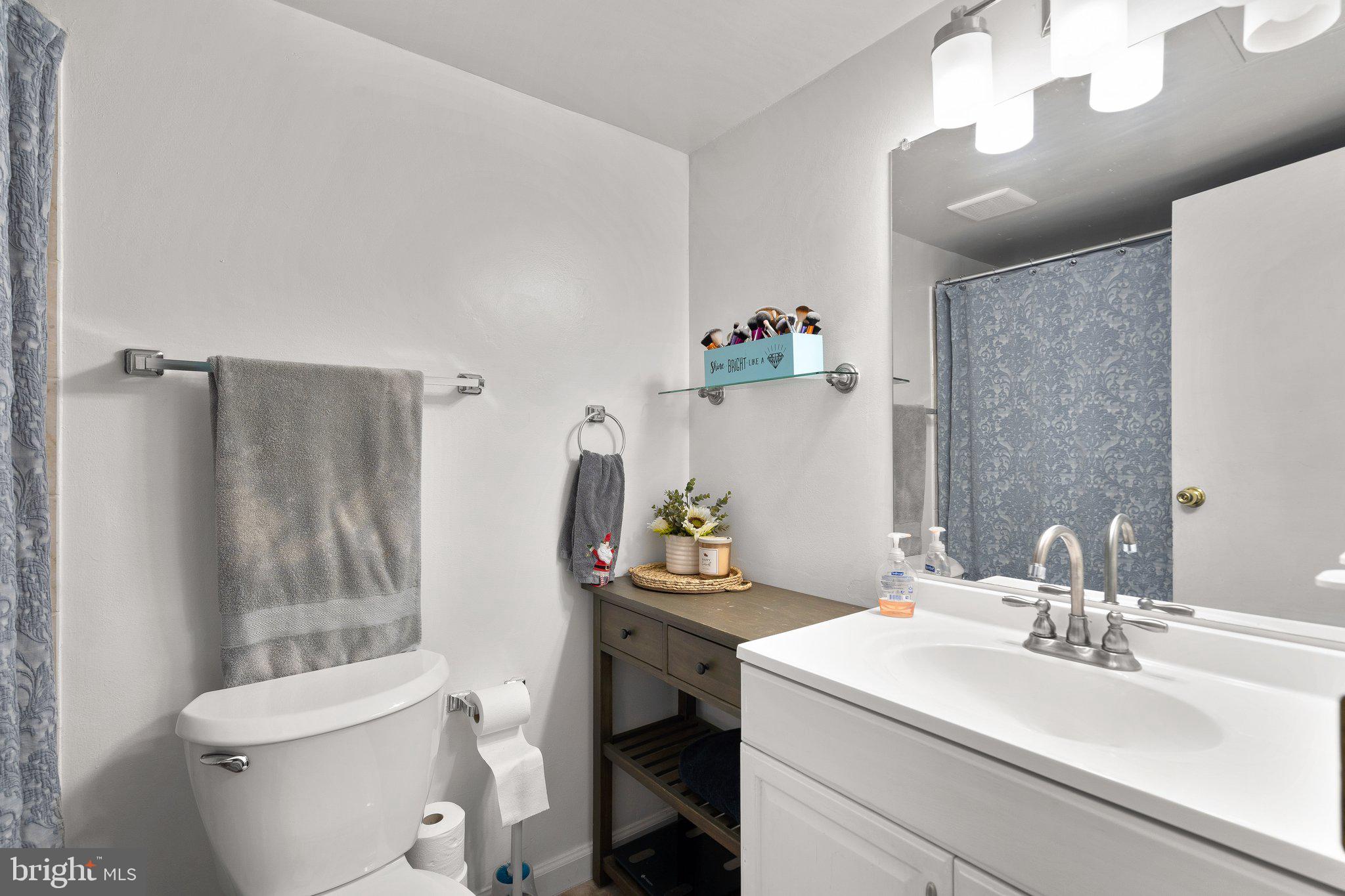 17811 Buehler Road, Unit 2A1 Olney, MD 20832 - Photo 20 of 31