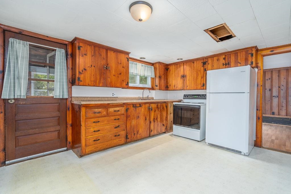 553 Province Road Strafford, NH 03884 - Photo 7 of 37