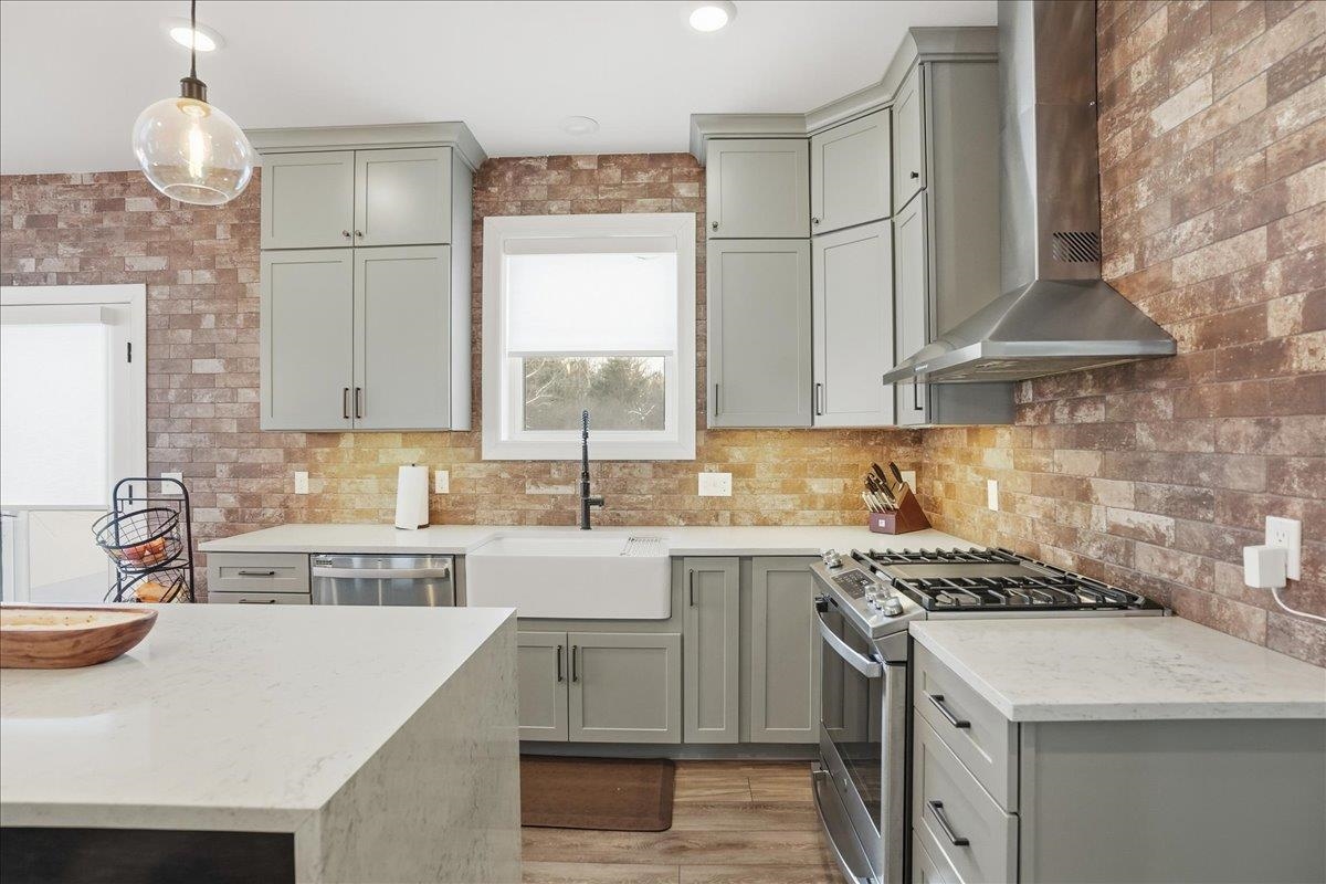 343 Chloe Circle Williston, VT 05495 - Photo 7 of 46