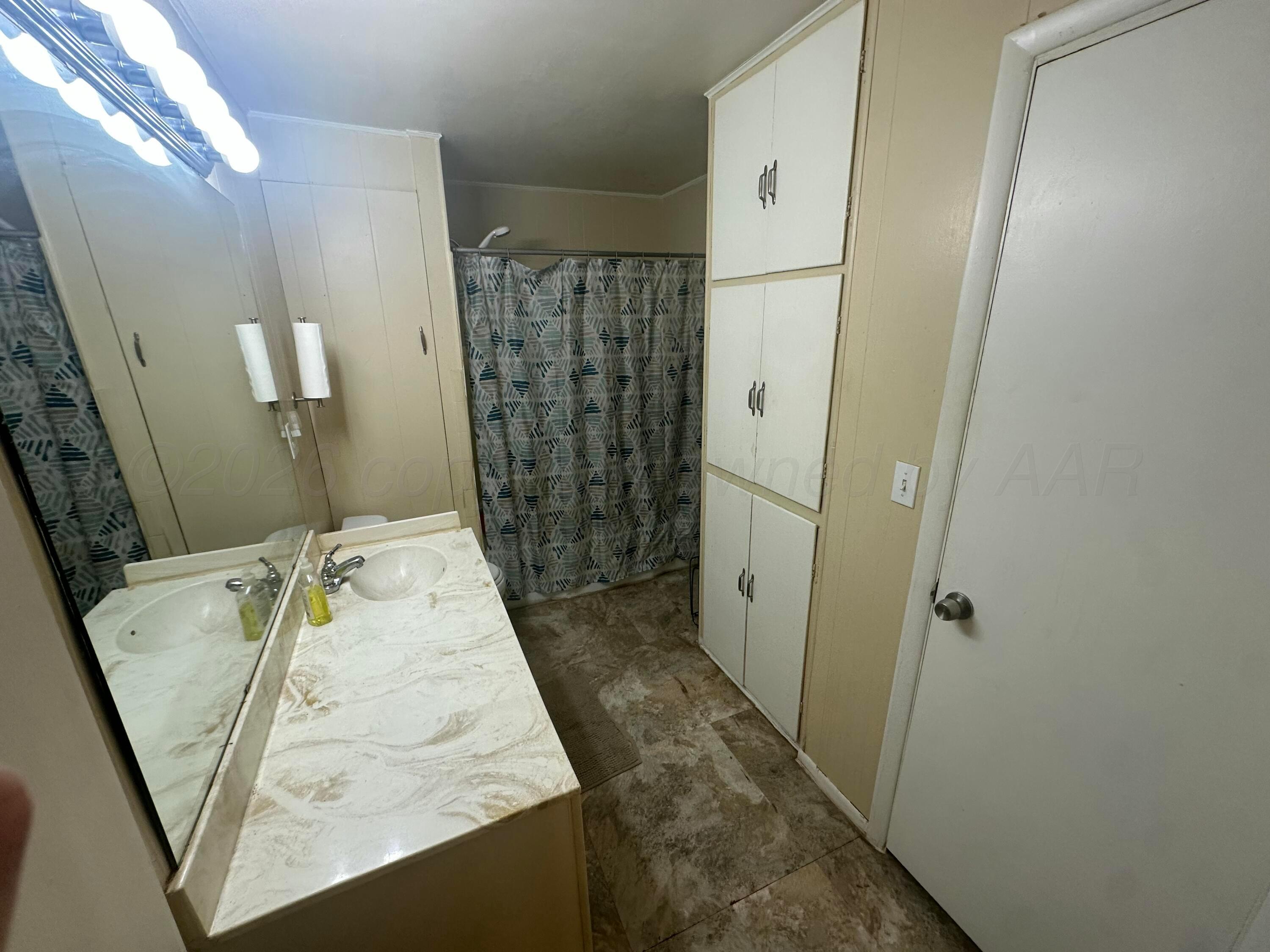 606 South Ridgeland Avenue Fritch, TX 79036 - Photo 4 of 9 IMG_3440