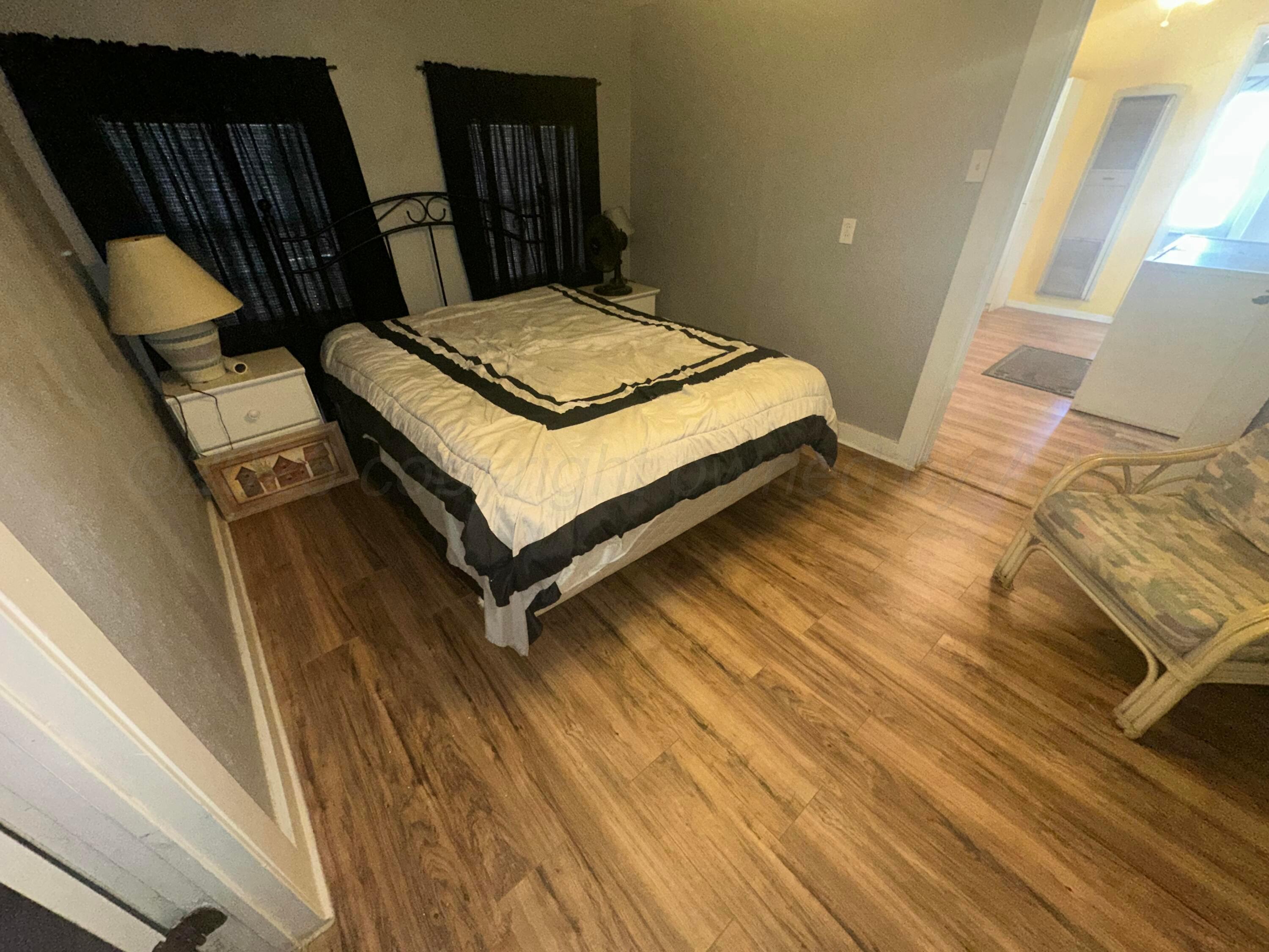 606 South Ridgeland Avenue Fritch, TX 79036 - Photo 5 of 9 IMG_3447