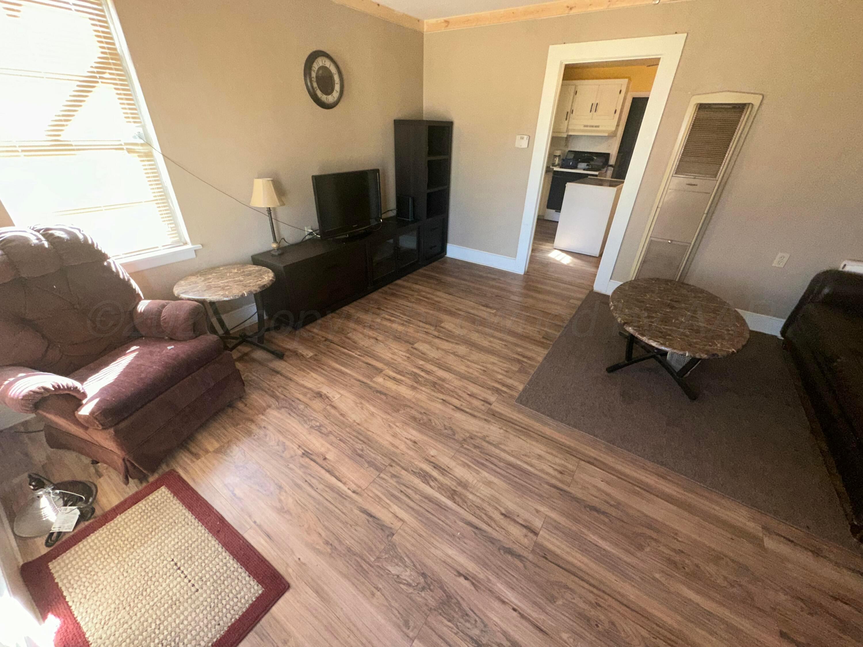 606 South Ridgeland Avenue Fritch, TX 79036 - Photo 8 of 9 IMG_3451 2