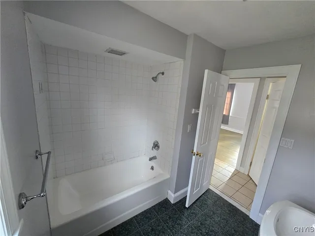 $2,350 | 205 Elmbrook Drive, Manlius, NY 13104