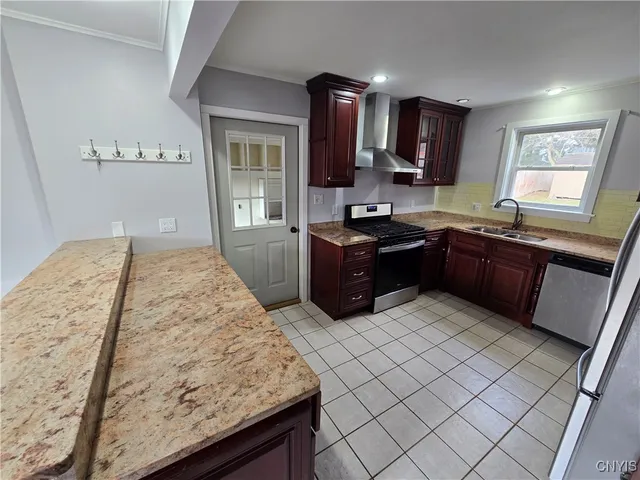 $2,350 | 205 Elmbrook Drive, Manlius, NY 13104