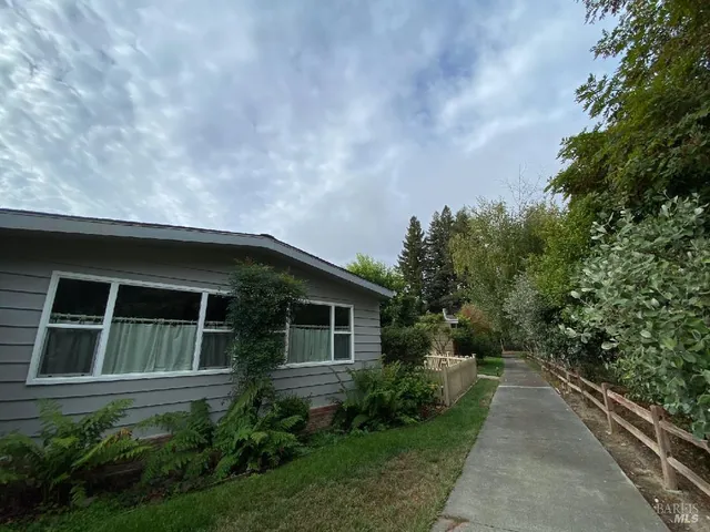 $299,000 | 8 San Lucas Court, St. Helena, CA 94574