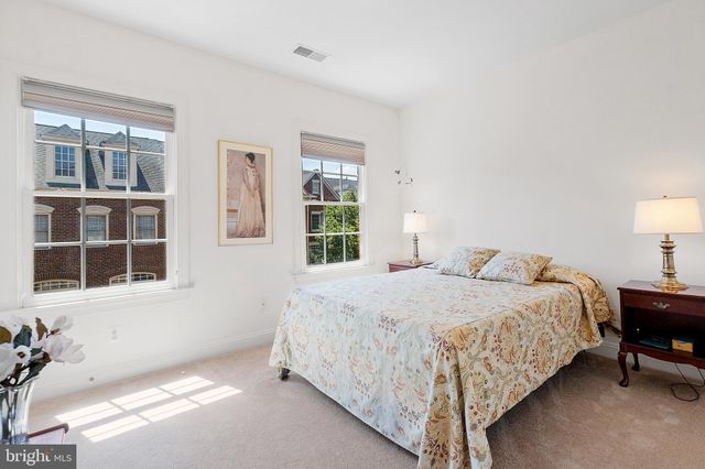 $1,100,000 | 5233 Bessley Place, Alexandria, VA 22304