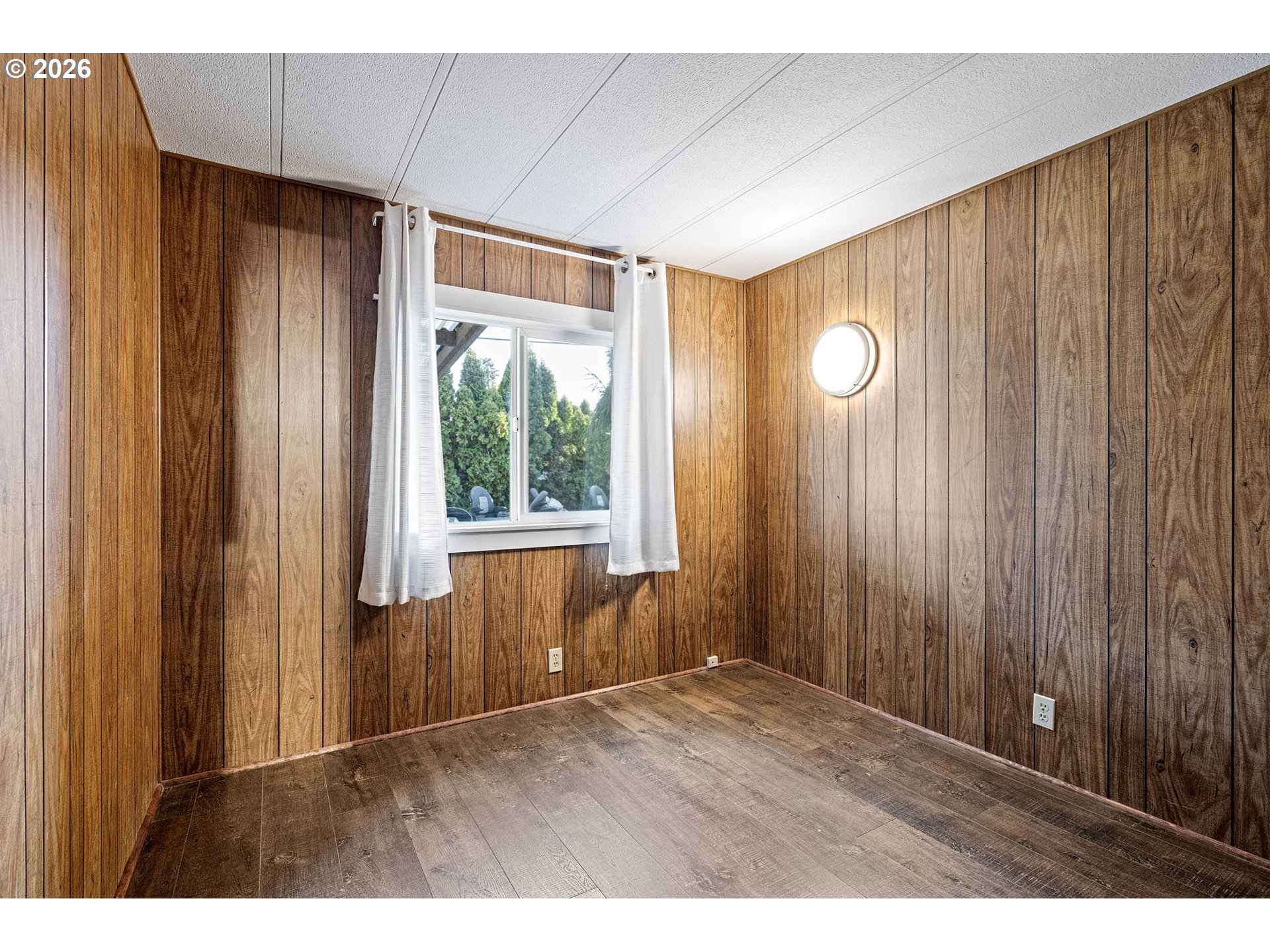 708 North 51st Street Springfield, OR 97478 - Photo 17 of 32 Bedroom