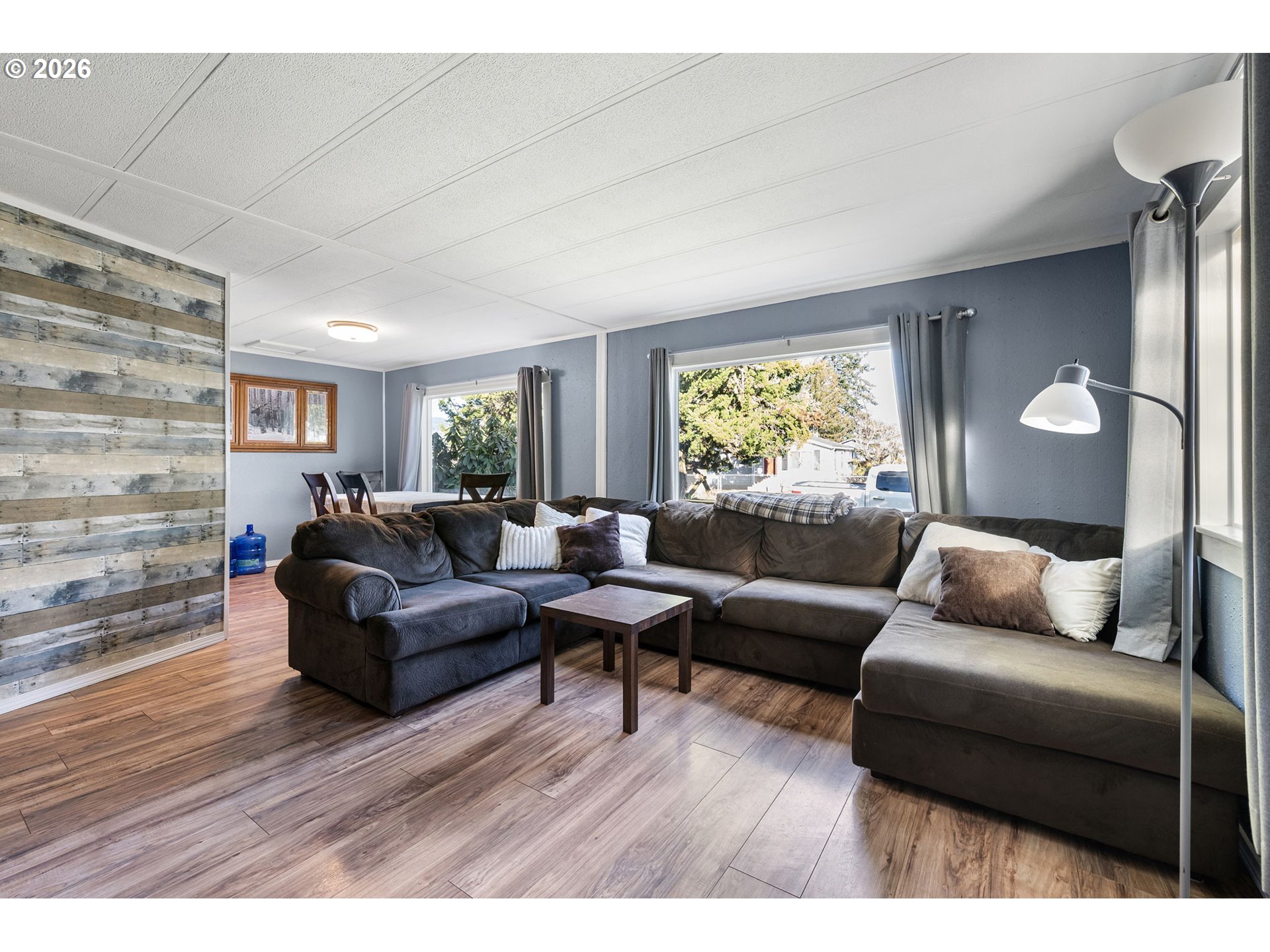 708 North 51st Street Springfield, OR 97478 - Photo 7 of 32 Living Room