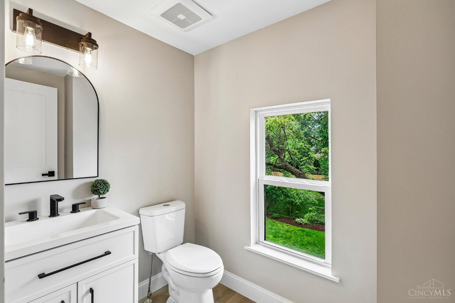 3906 Edwards Road, Unit C Cincinnati, OH 45209 - Photo 23 of 44 Gallery Image 23