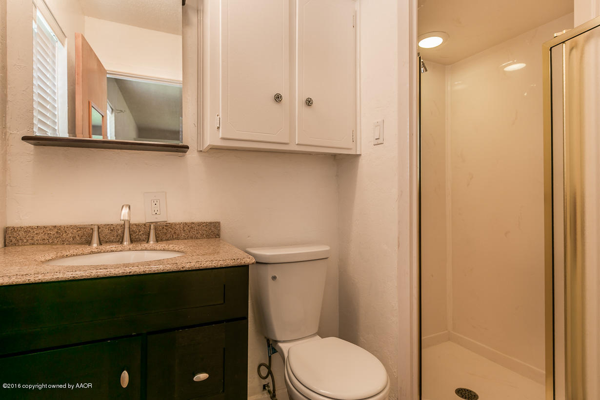 3414 Royal Road Amarillo, TX 79109 - Photo 13 of 20 Master Bathroom