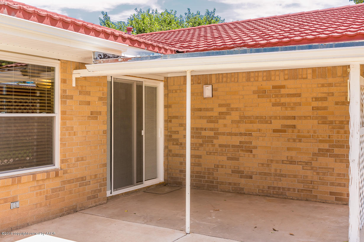 3414 Royal Road Amarillo, TX 79109 - Photo 18 of 20 Back Porch