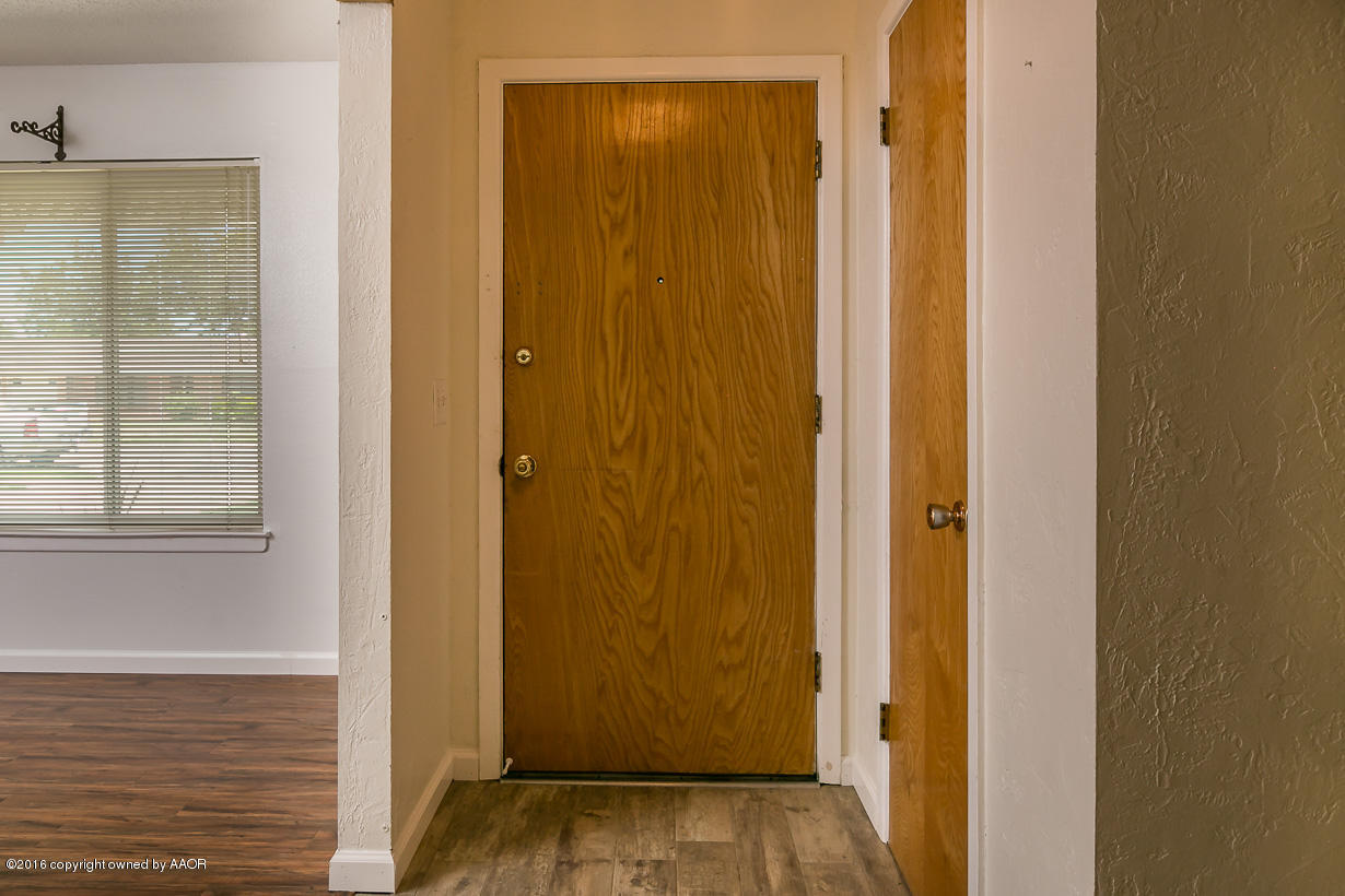 3414 Royal Road Amarillo, TX 79109 - Photo 3 of 20 Entry