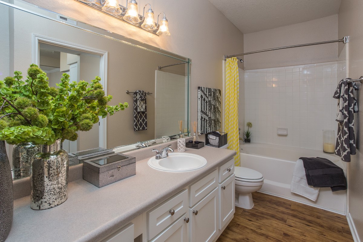 10440 Deerwood Road, Unit 90924 Houston, TX 77042 - Photo 7 of 20