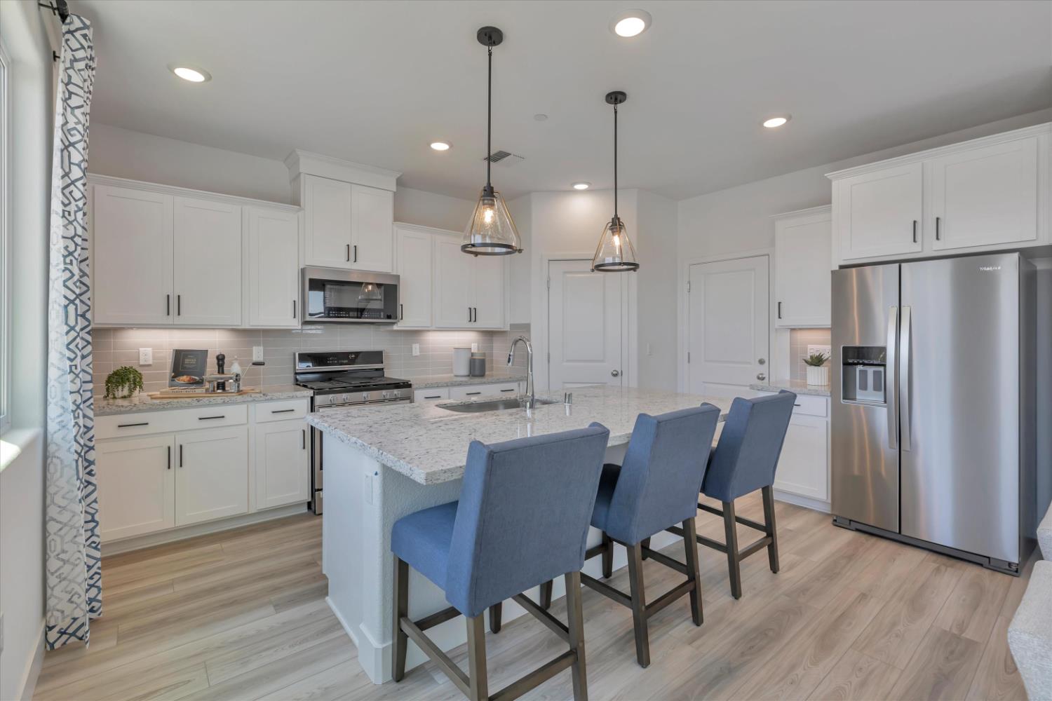 1507 Roebling Street Lincoln, CA 95648 - Photo 3 of 12