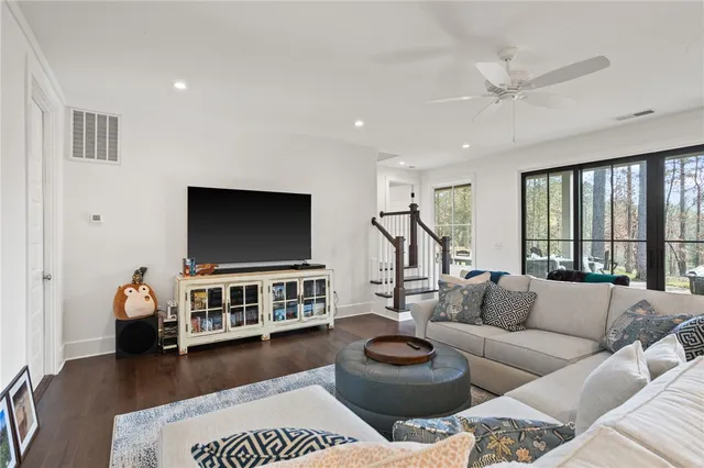 $1,295,685 | 109 Settlement Village Drive, Sunset, SC 29685