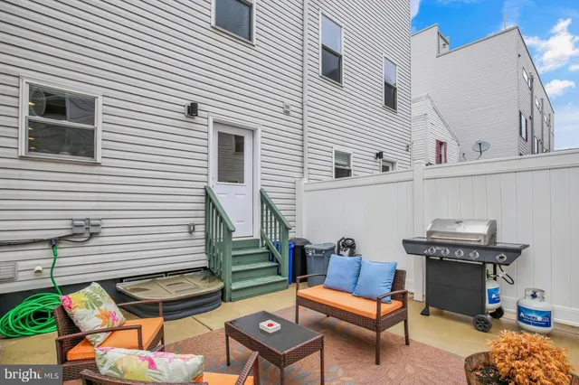 $4,095 | 1715 North Howard Street, Philadelphia, PA 19122