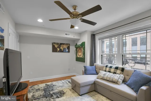 $4,095 | 1715 North Howard Street, Philadelphia, PA 19122