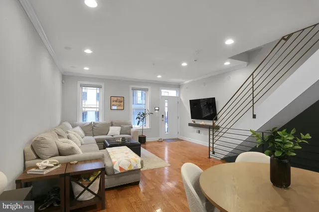 $4,095 | 1715 North Howard Street, Philadelphia, PA 19122