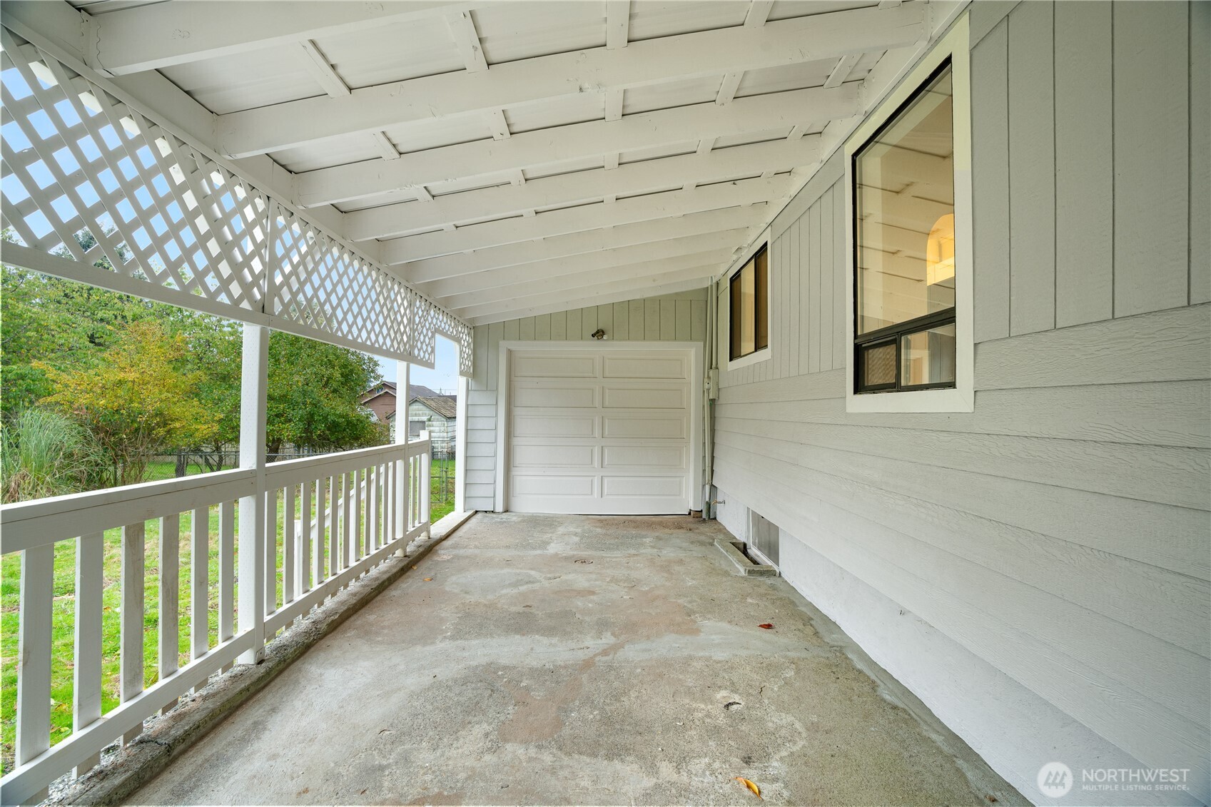 330 Wheeler Avenue Hoquiam, WA 98550 - Photo 3 of 34 a view of a porch