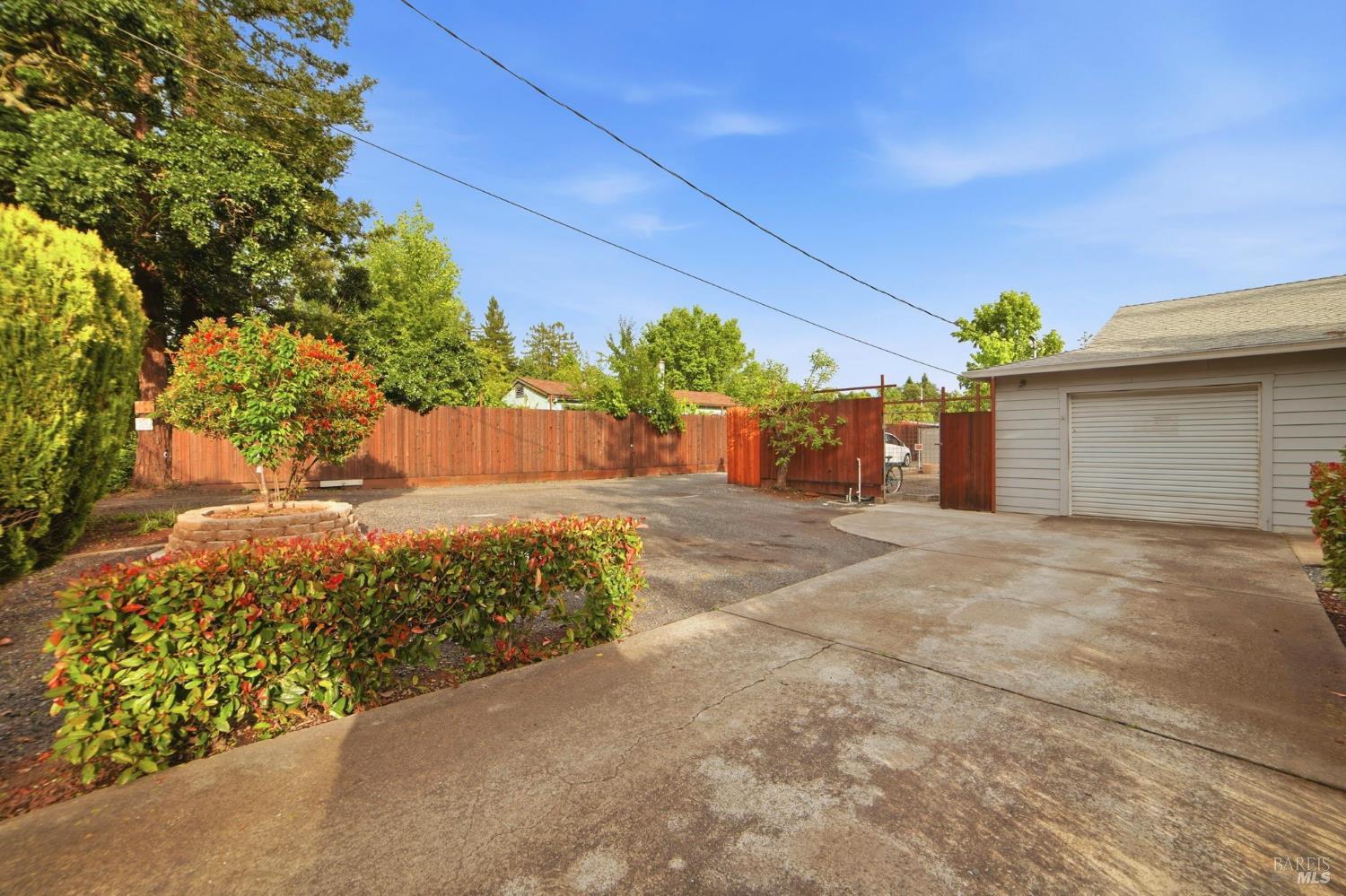 464 Benjamins Road Santa Rosa, CA 95409 - Photo 2 of 40